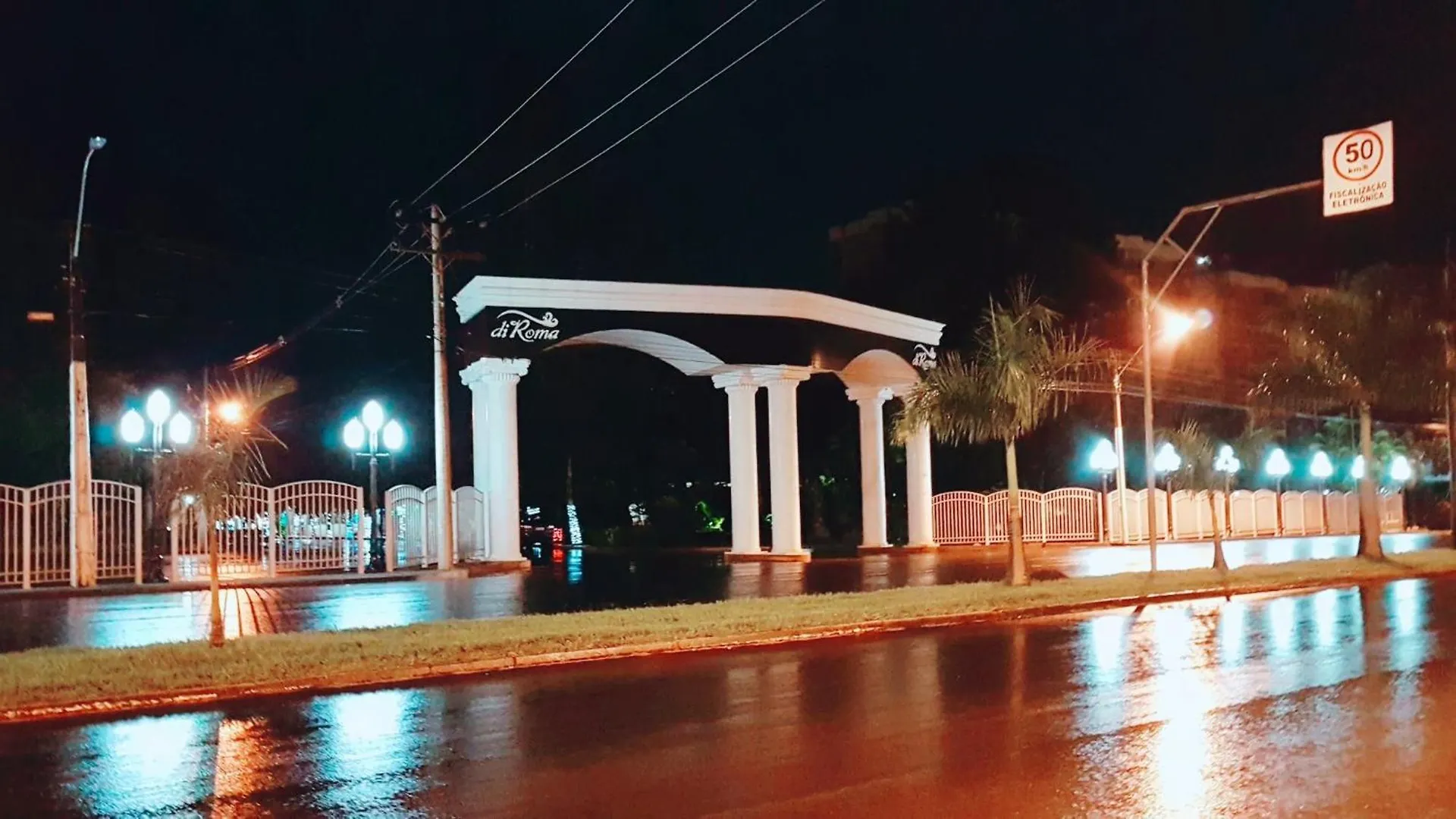 Lacqua Diroma Park - Piscinas Termais 24 Horas - Central De Reservas Caldas Novas Hotel