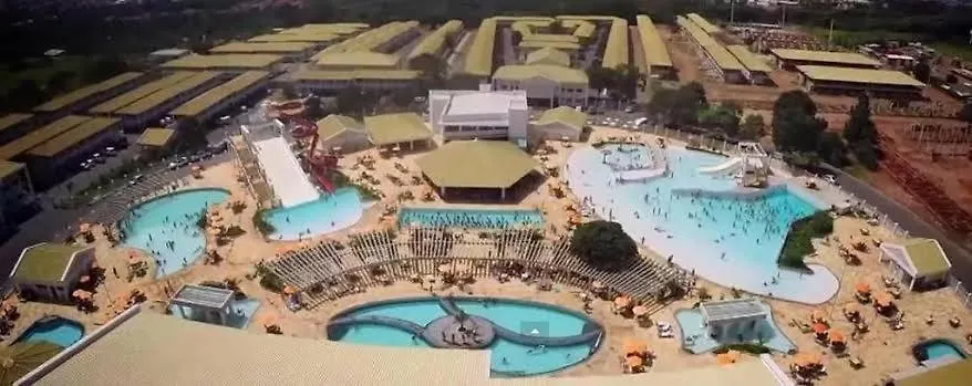 Lacqua Diroma Park - Piscinas Termais 24 Horas - Central De Reservas Caldas Novas Hotel